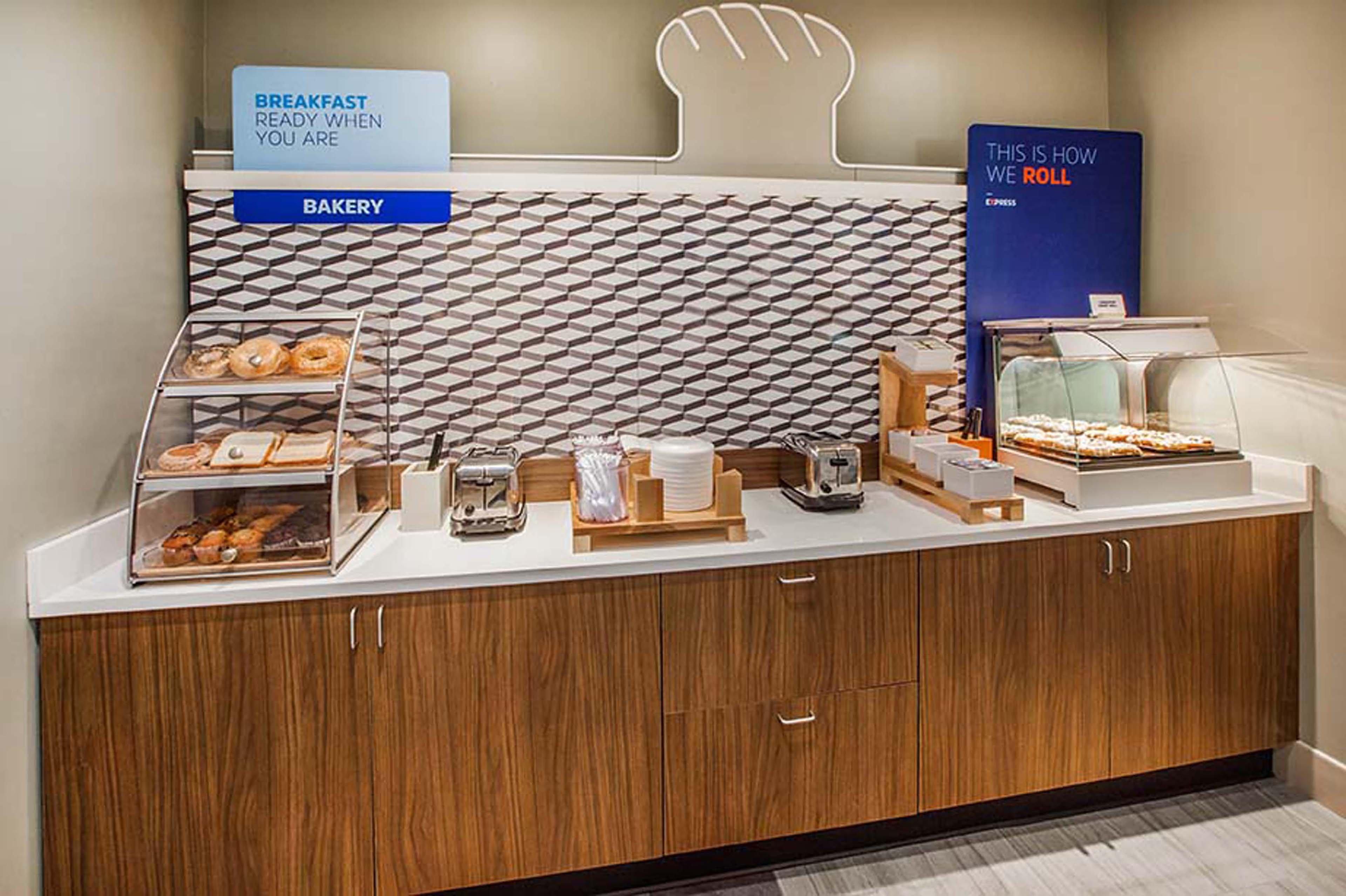 Holiday Inn Express & Suites Toledo South - Perrysburg By Ihg Экстерьер фото